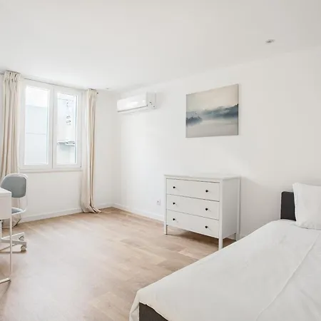 Joivy Minimalistic W Patio In Principe Real Apartment Lisbon