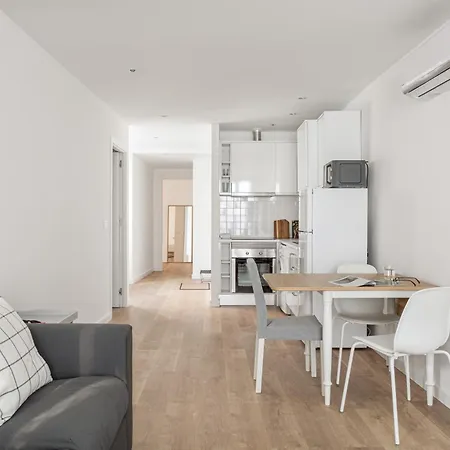 Apartment Joivy Minimalistic W Patio In Principe Real *