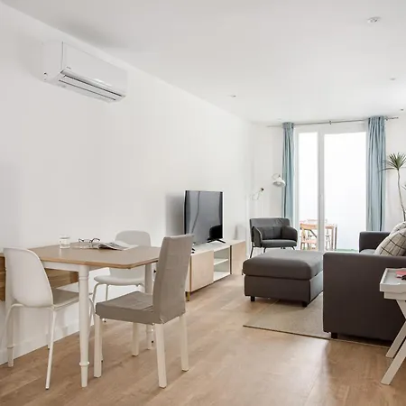 Apartment Joivy Minimalistic W Patio In Principe Real