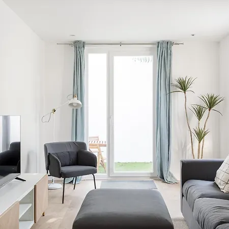 Joivy Minimalistic W Patio In Principe Real Apartment Lisbon